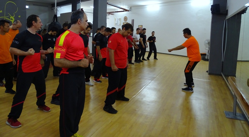 Kung Fu Academy di Sifu Mezzone Caserta Seminario di Weng Chun Tang Yik con GM Sunny So in Italia presso la scuola di arti marziali di wing chun e kung fu a Caserta (2)